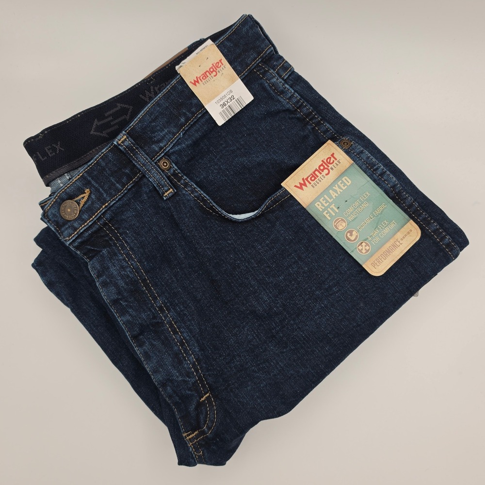Wrangler Relaxed Fit Jeans Mens 36x32 Blue New Rugged Wear Flex Performance